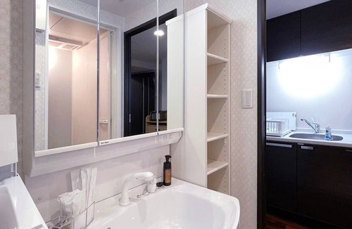 Hiroshima City Centre Apartment | Modern 1Br Apt near Hondori District for 6ppl