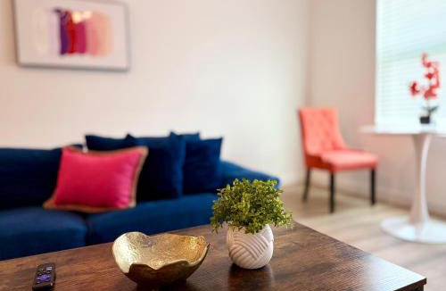 West Kissimmee Apartment | Modern 2 bd Disney World parking