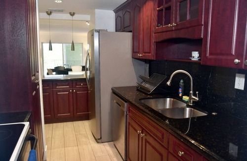 North Miami Beach Apartment | Modern 2-bedroom apartment in North Miami Beach with AC