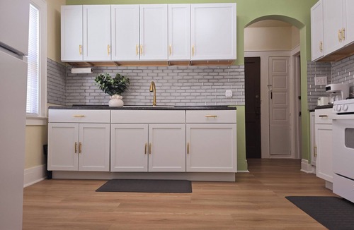 Eastside House | Modern 3-bedroom house in Syracuse. Ideal for SU events and business stay.