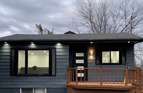 Georgina Cottage | Modern 4 bdrm cottage at Lake Simcoe!