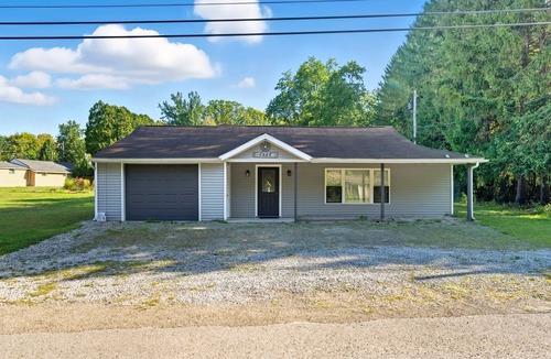 Pymatuning South House | Modern 4-bedroom house on PYM Lake with hot tub