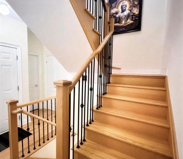 Ajax House | Modern 4Bedroom Retreat I 2Car Parking I Steps from the Ajax Waterfront