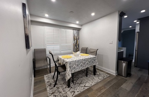 Georgetown House | Modern 5 Bedroom Bungalow with Two Separate Living Spaces In Georgetown, ON