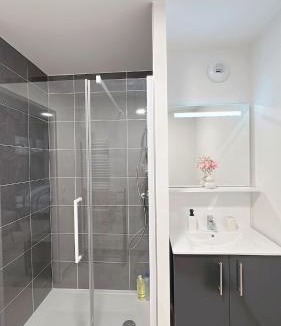 Villepinte Apartment | Modern and comfortable apartment