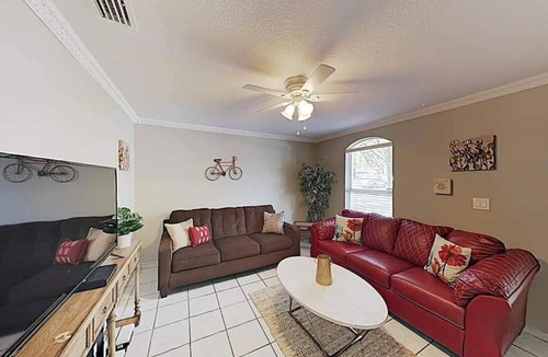 Tampa House | Modern and Cozy Home 10 mins to Beach