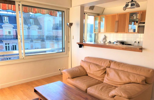 Faubourg-du-Roule Apartment | Modern and luminous flat near Champs Elysees