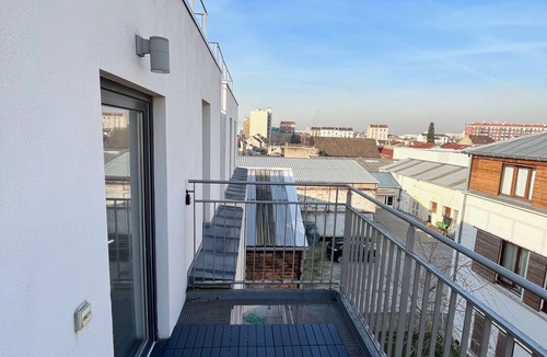 La Courneuve Apartment | Modern apartment just outside Paris