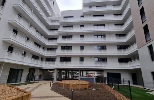 Bobigny Apartment | Modern apartment near Paris - 1 min from the metro