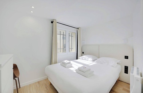 Aubervilliers Apartment | Modern Apt - 2BD/6P - near Paris