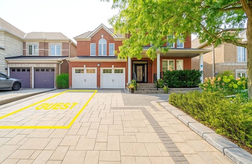 Aurora House | Modern Basement Unit in Aurora