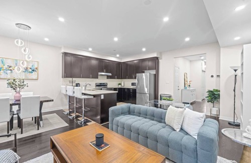Lakeview House | Modern Beautiful Home w/Private Patio and Balcony