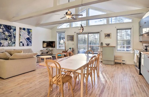 Yulan Cabin | Modern Catskills Home HOT TUB - Pet Friendly!