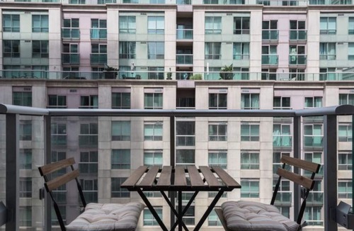 Grange Park Condo | Modern & Clean 1 Bed 1 Bath, Richmond & Simcoe, Fully Equipped
