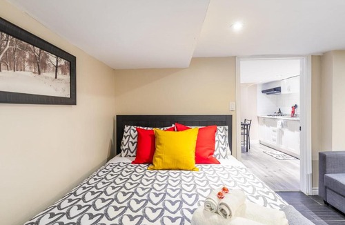 Earlscourt Apartment | Modern & Cozy 1BR Condo Unit - Heart Of St Clair West
