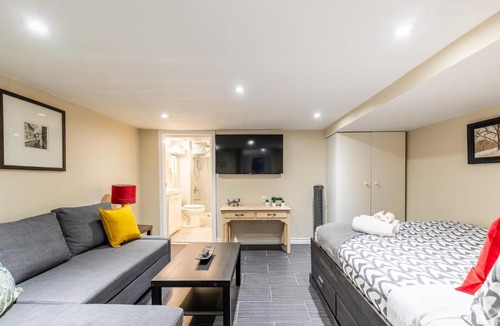 Earlscourt Apartment | Modern & Cozy 1BR Condo Unit - Heart Of St Clair West