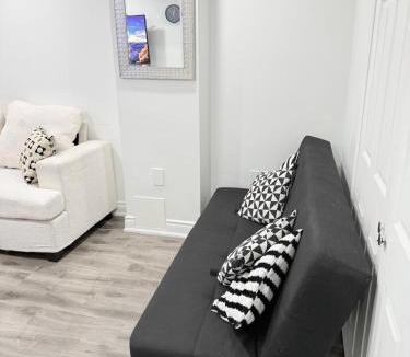 Churchill Meadows Apartment | Modern & cozy one Bedroom Basement Suite with Kitchen and parking- sleeps 4