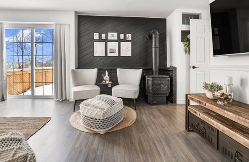 Lafontaine House | *Modern Cozy Retreat* - 1.5 Hr From Toronto!