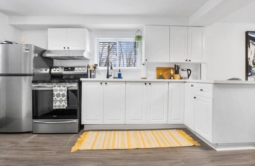 Lafontaine House | *Modern Cozy Retreat* - 1.5 Hr From Toronto!