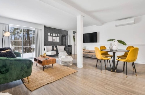 Lafontaine House | *Modern Cozy Retreat* - 1.5 Hr From Toronto!
