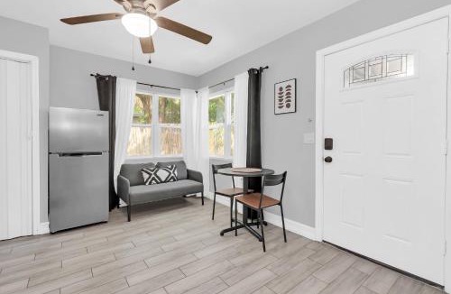Maitland House | Modern Cuartito near Winter Park