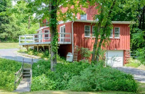 Accord House | Modern Farmhouse; Quiet, Eclectic,Cozy, Fun, situated on a peaceful Creek.