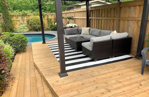 Brampton Apartment | Modern Garden Suite with Pool, Sauna and Fitness Area