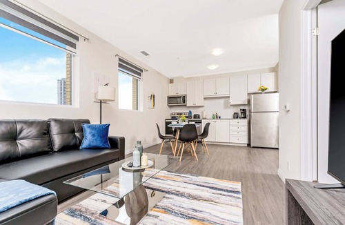 Kitchener Condo | Modern High Rise Condo w Private Patio—Downtown