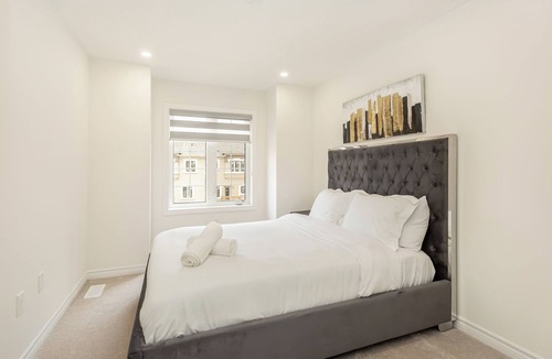Ancaster House | Modern Home in Ancaster