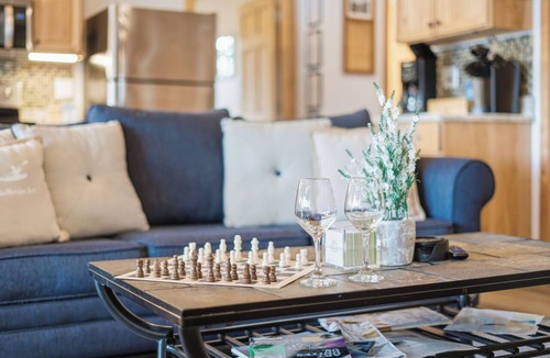 Hamilton House | Modern Lake Retreat, Sleeps 8, 5 min to Colgate