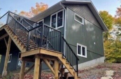 The Archipelago Cottage | Modern Lakefront Muskoka Cottage. Family friendly retreat on a pristine lake!