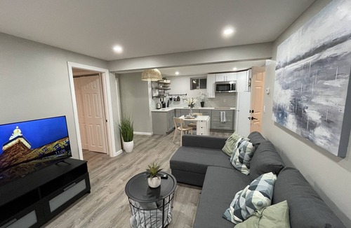 South Hempstead Apartment | Modern long island guest suite