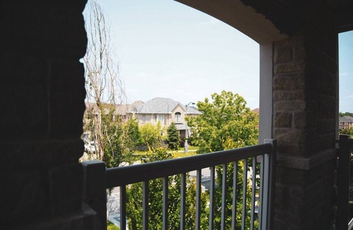 Vaughan House | Modern, luxurious, entire home for family or work in quiet neighborhood