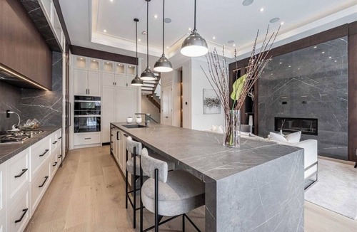 East York House | Modern luxury awaits in convenient Toronto location