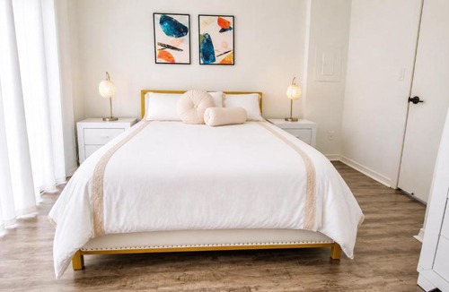 Gainesville Apartment | Modern Luxury Condo - Near UF, Shands & Celebration Pointe