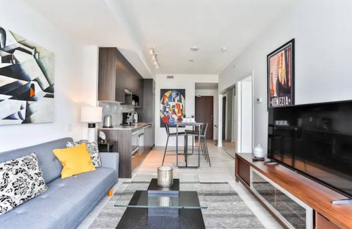 Fort York Condo | ⭐Modern Luxury King 1BD⭐ by Rogers Centre, CN Tower