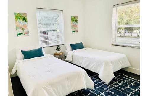 North Miami Cottage | Modern Miami Cottage - 12 mins from the Beach