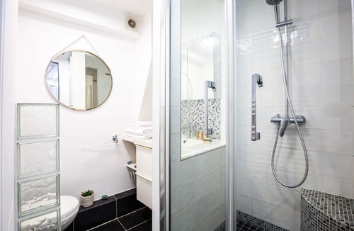 Saint-Gervais Apartment | Modern Minimalism in the Heart of Paris, by Veeve