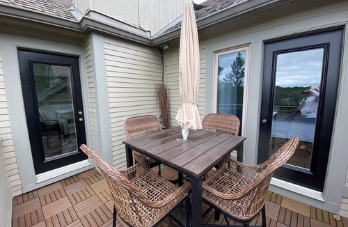 Huntsville Condo | Modern Muskoka Executive 1 bedroom Loft/Condo
