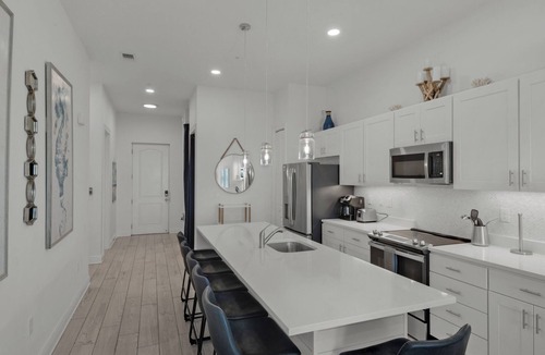 Gulf Place Condo | Modern + New Construction & Gulf Views; 3 Pools & Steps to Beach