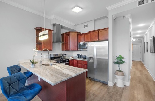 Olde Kensington Apartment | Modern Northern Liberties 1-Bedroom - Rooftop Pool, Gym & Concierge