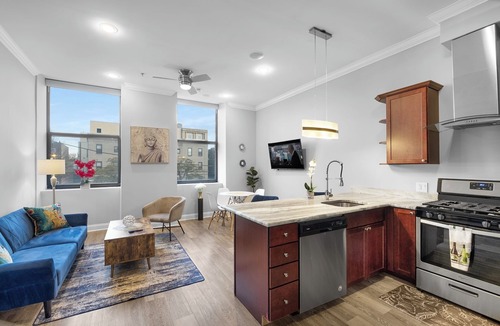 Olde Kensington Apartment | Modern Northern Liberties 1-Bedroom - Rooftop Pool, Gym & Concierge