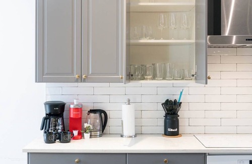 Olde Kensington House | Modern Townhome 15 | Free Park | Hosted Stay Rafa