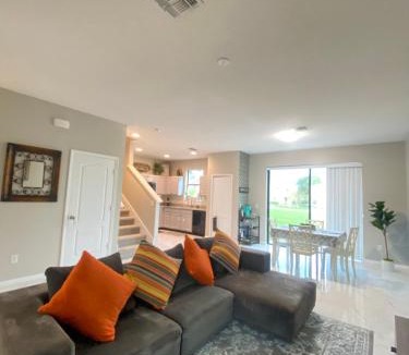 Haines City House | Modern Tropical Family Retreat near Legoland, Disney, Universal and Bok Towers