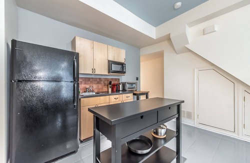 Niagara House | Modern Urban King West 4 Bedroom With 2 Parking
