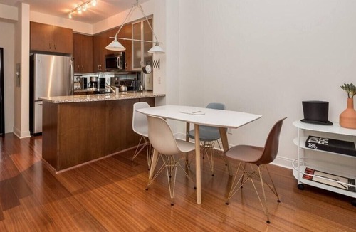 Yorkville House | Modern Yorkville One Bedroom Suite