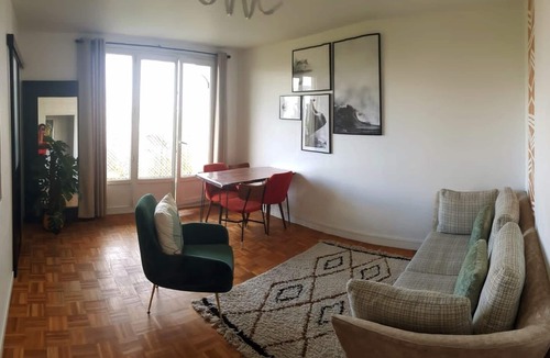 Clichy Apartment | Moderne 3 Pièces vue sur Seine
