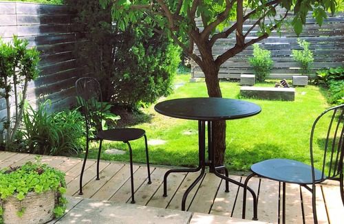 Little Italy House | Modernist Home + Nanny Suite + Backyard + 2 Parking