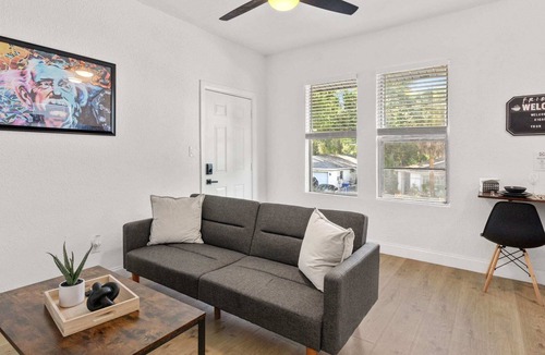 Ybor City Apartment | Modish 1BR Apartment near Tampa Downtown w Parking