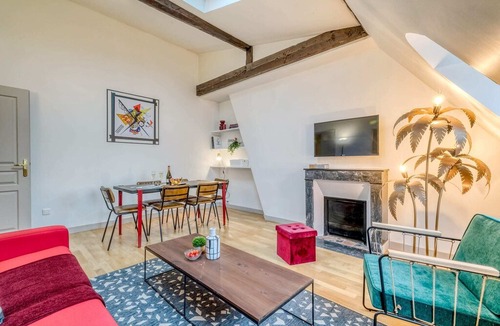 Champs-Elysees Apartment | Montaigne IV - Two Bedroom Apartment, Sleeps 6